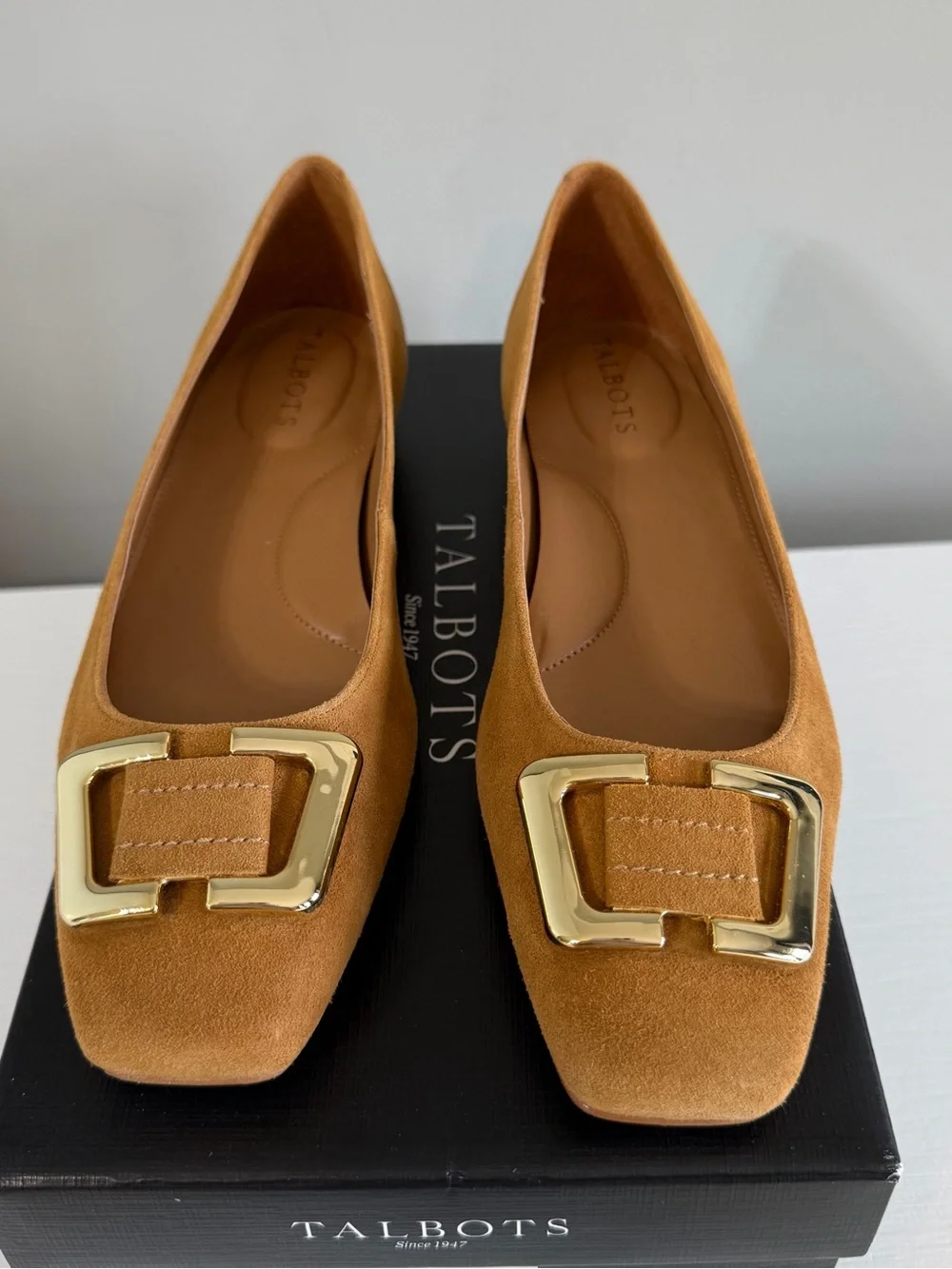 Talbots Suede Sutton Square-Toe Flats in Havana Tan with Gold Buckle NWB Sz 8